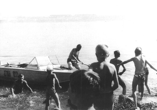 1988-07 Брызгание водой